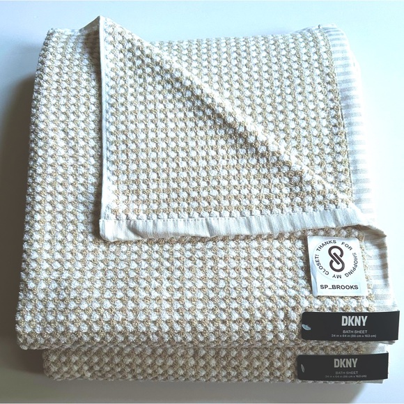 🎁DKNY Bath Sheet Set - Oatmeal & White - 2 Pieces - 34” x 64”
